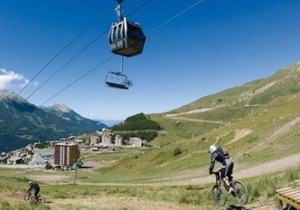 Cozy 2-Room Ski-In/Ski-Out Apartment with WIFI in Orcières, Sleeps 6