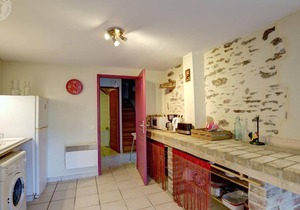 Cozy 2BR Cottage with Patio, Fireplace, and WiFi in Pilat Park
