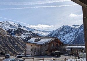Cozy 3-room, balcony, ski-in/ski-out, parking, WIFI