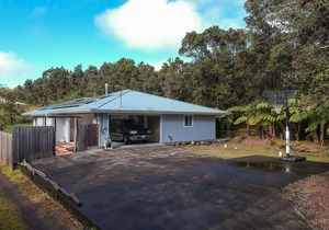 Cozy Aloha Ohia Hale with Hot Tub