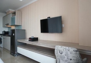 Cozy and Tranquil Studio Menteng Park Apartment By Travelio