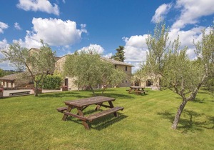 Cozy apartment in San Donato in P. FI