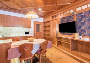 Cozy Apartment "Dolomieu 19" with Mountain View, Wi-Fi & Whirlpool