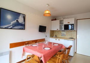 Cozy Apartment for 5 in Val Cenis Le Haut, Near Slopes and Amenities