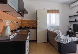 Cozy apartment in Kringa with kitchen