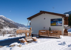 Cozy Apartment Ai Bonetei 3 with Mountain View, Wi-Fi, Balcony, Garden & Terrace; Parking Available