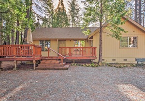 Cozy Arnold Hideaway w/ Serene Wooded Views & Deck