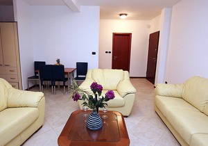 Cozy Beach Front One Bedroom Apartment