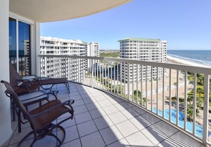 Cozy beachfront condo w/private balcony & elevator in Destin! ☀🌺🐚