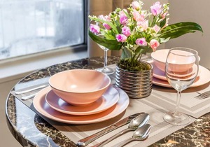 Cozy & Bright-1BR King Apartment - near DT Hamilton!