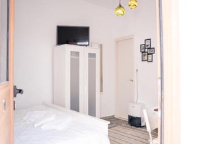 Cozy Budget Apartments in the Heart of Fira