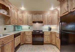 Cozy & Central Arrowhead Village Townhome