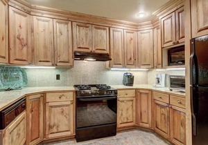 Cozy & Central Arrowhead Village Townhome