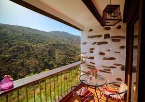 Cozy Chalet in Laroya + Pool