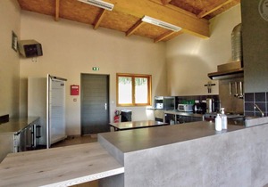 Cozy Chalet with Terrace, Near Trails and Activities, Pet-Friendly, All-Inclusive Utilities