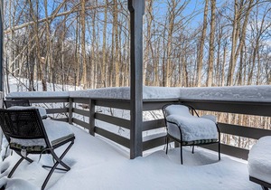 Cozy Condo with Shared Pool & Tennis, Fast WiFi, Private Deck & Gas Fireplace