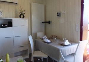 Cozy cottage with terrace, air conditioning and parking - Meillard