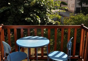 Cozy Gîte with Fireplace, Terrace, and Garden in Maringes - Pet Friendly