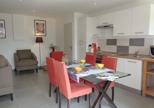 Cozy Gîte with Terrace, Garden & Modern Amenities in Scenic Maringes