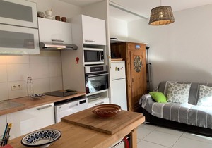 Cozy Ground Floor Apartment with Garden and Terrace in Bouzigues - 2 Keys