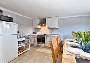 Cozy home in Dragoslavec with kitchen
