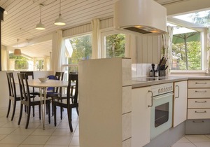 Cozy home in Dronningmølle with sauna