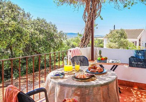 Cozy Home In Estepa With Kitchen
