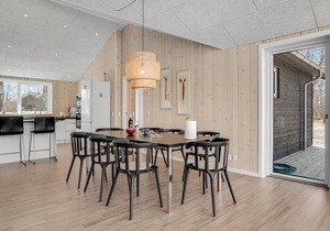 Cozy home in Grenaa with kitchen
