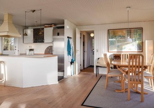 Cozy home in Humble with WiFi