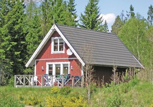 Cozy home in Långaryd with lake view