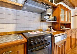 Cozy home in Mala Ludina with kitchen