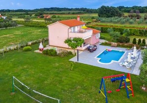 Cozy Home In Pula With Wifi