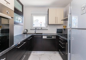 Cozy home in Rastane Donje with WiFi