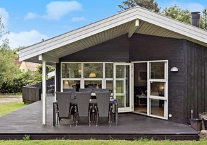 Cozy home in Rudkøbing with WiFi