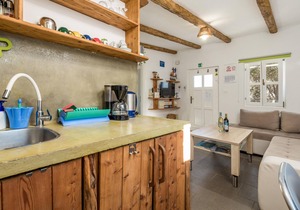 Cozy home in Sveti Jakov with kitchen