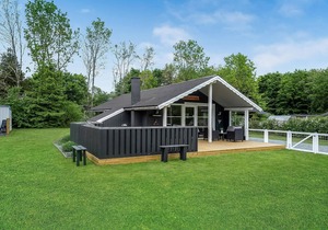 Cozy home in Toftlund with kitchen