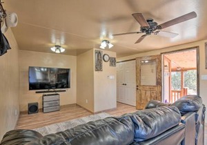 Cozy Home with Canyon Views 2 Mi to Grand Staircase