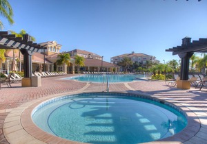 Cozy Lakeview Condo w/ Private Balcony!