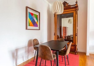 Cozy Lisbon Stay - 2 Min Walk from Av Liberdade