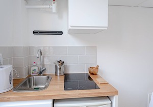 Cozy little nest in Les Batignolles