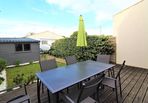 Cozy Modern House Near Cotinière Harbor, Sleeps 4, Private Garden & Close to Sandy Beaches