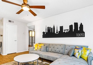 Cozy, Modern 2B | Pool, Gym, Fast WiFi | Work/Play