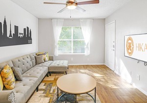 Cozy, Modern 2B | Pool, Gym, Fast WiFi | Work/Play