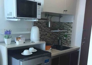 Cozy Modern Studio Room at Tifolia Apartmemt