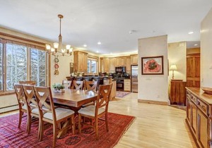Cozy Mountain 4-Bedroom Retreat in Arrowhead Village townhouse