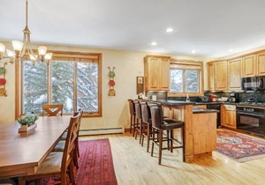 Cozy Mountain 4-Bedroom Retreat in Arrowhead Village townhouse