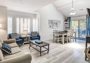 Cozy PET Friendly Seabrook Villa, New to Rental Market!
