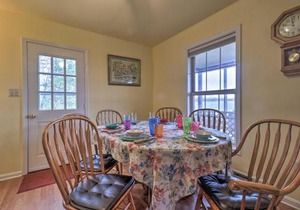 Cozy Rixeyville Cottage with Deck, Grill, and Stabling