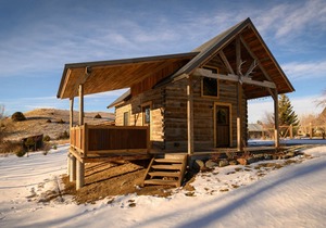 Cozy, Rustic Cabins near Chico Hot Springs & only 35 mins to YELLOWSTONE PARK!