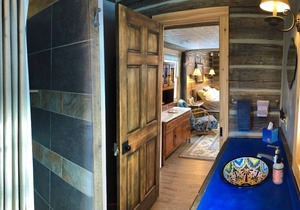 Cozy, Rustic Cabins near Chico Hot Springs & only 35 mins to YELLOWSTONE PARK!!